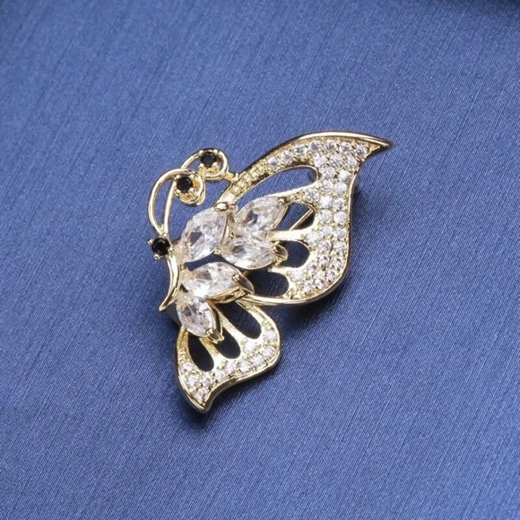 VQ Butterfly Brooch - Picture 4 of 8
